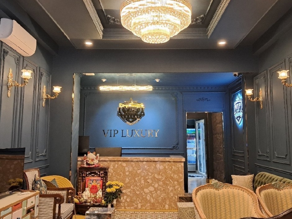 【名店推荐】胡志明韩式洗头高端店：VIP Luxury Barbershop | 嘿胖夜游-泰国越南暗黑团夜生活红灯区