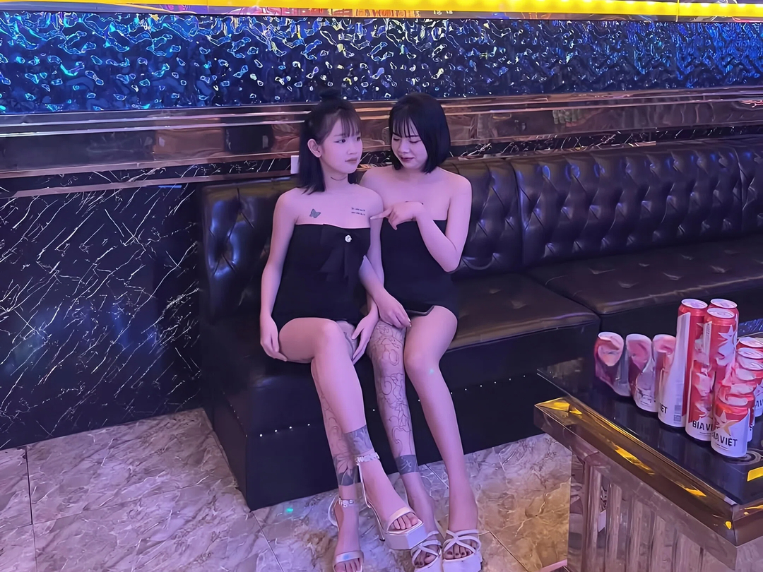 【硬核攻略】亲身探店全裸KTV：娱乐节奏和想象中的截然不同 | 嘿胖夜游-泰国越南暗黑团夜生活红灯区
